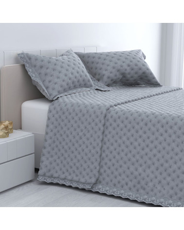 Colcha Volante Bordado Valeria + Funda de Cojín gris