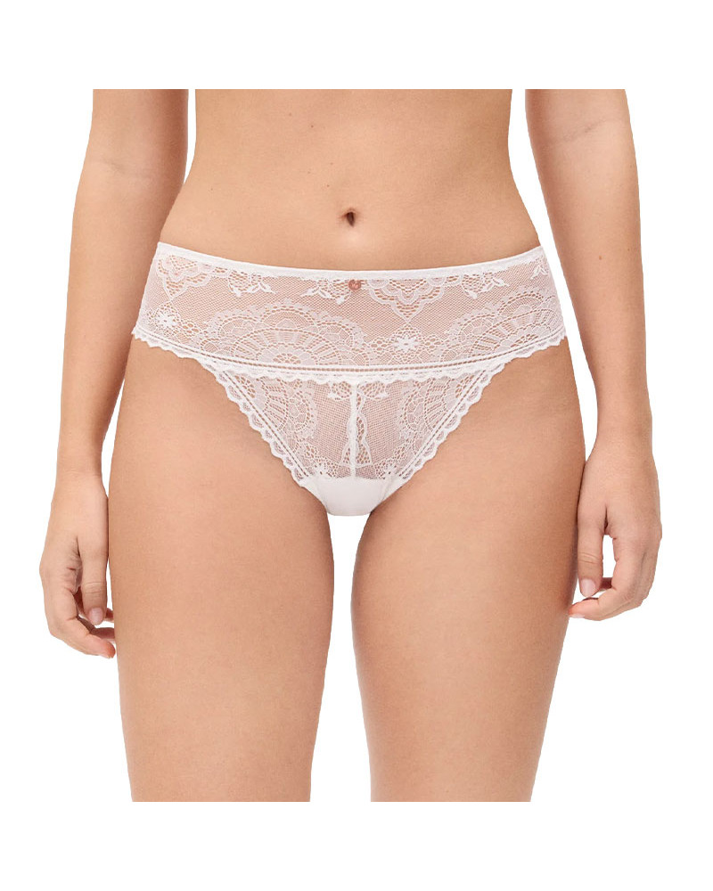 Braga midi encaje novia Paula Echevarría elegante